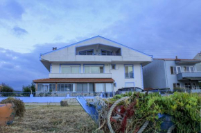 Acar House